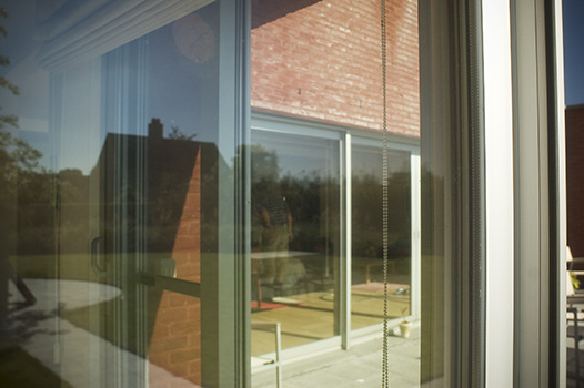 Moderno halfopen aluminium poort - Elox International