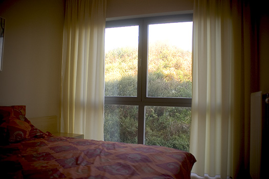 Moderno halfopen aluminium poort - Elox International