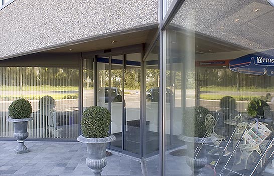 Moderno halfopen aluminium poort - Elox International