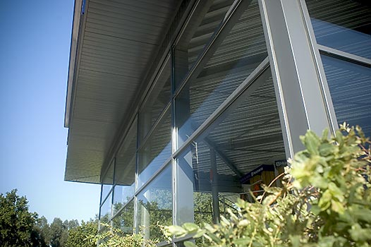 Moderno halfopen aluminium poort - Elox International